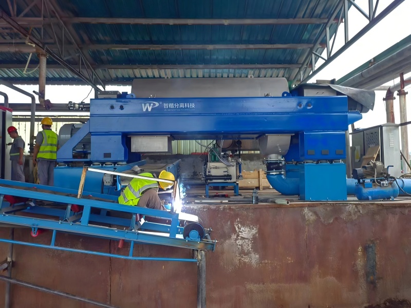 LW650x2650C decanter centrifuge installation at cattle farm
