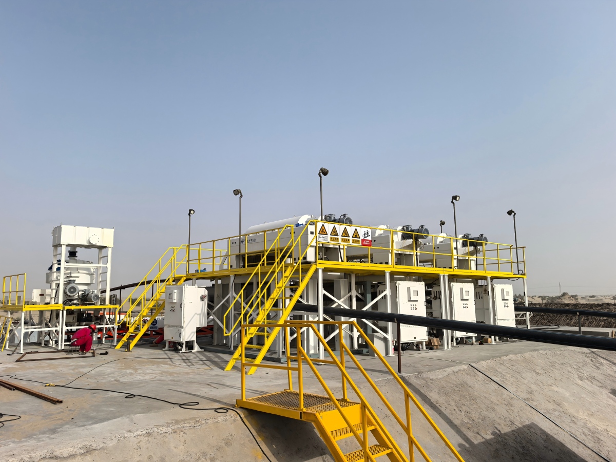 Completed oily sludge treatment line with three decanters and dual-drive vertical dryer