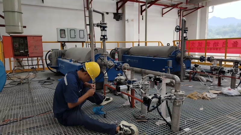 Dual three-phase decanter centrifuge setup for food waste processing