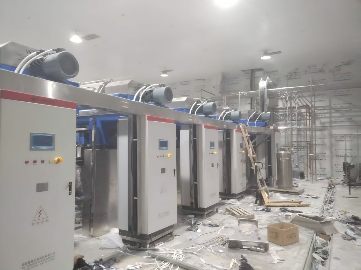 LWY650×2650D decanter centrifuge installation at orange juice production facility