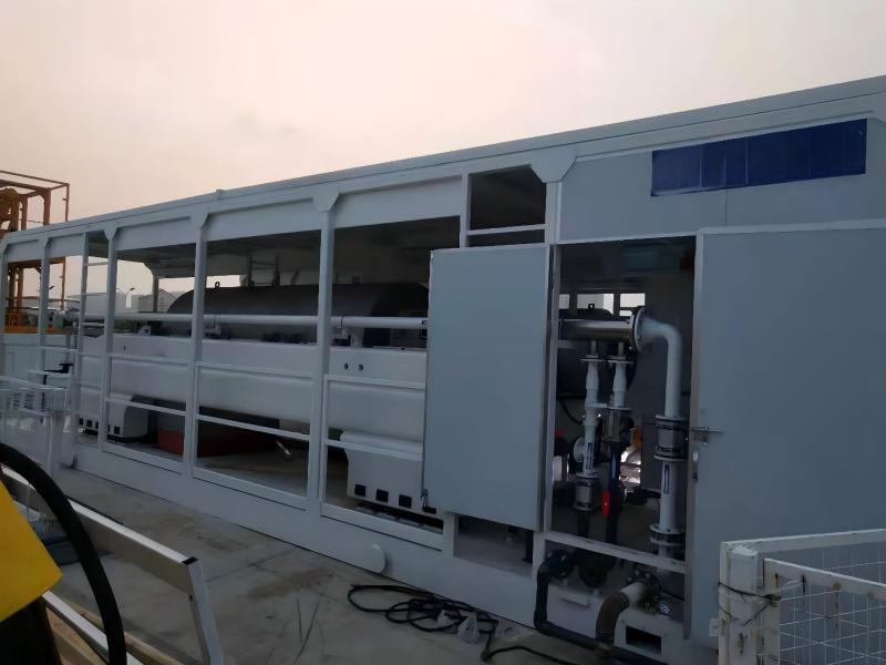 LW750×3200B decanter centrifuge in skid-mounted configuration