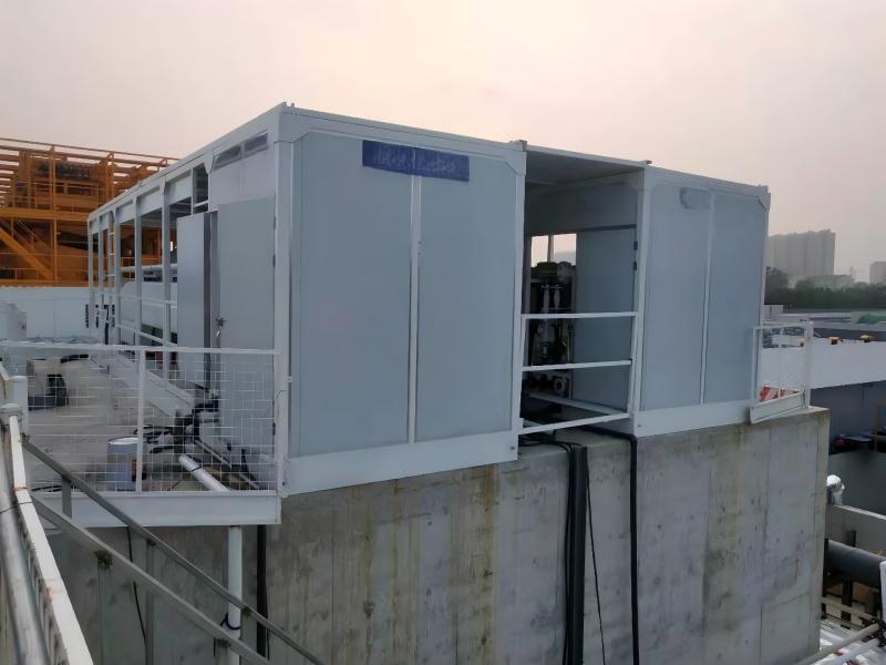 Complete skid-mounted dewatering system on site