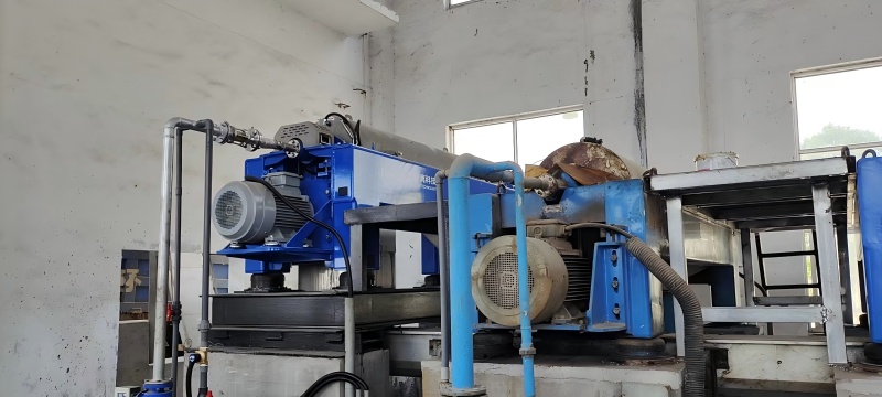 On-site decanter centrifuge installation