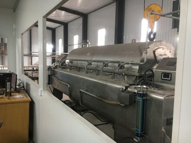 LW650×2650E decanter centrifuge installation at starch processing facility